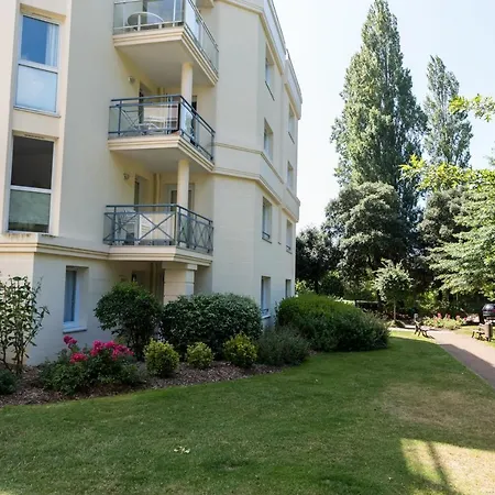 Apartman Le Bonheur : Piscines, Et Nature A Proximite